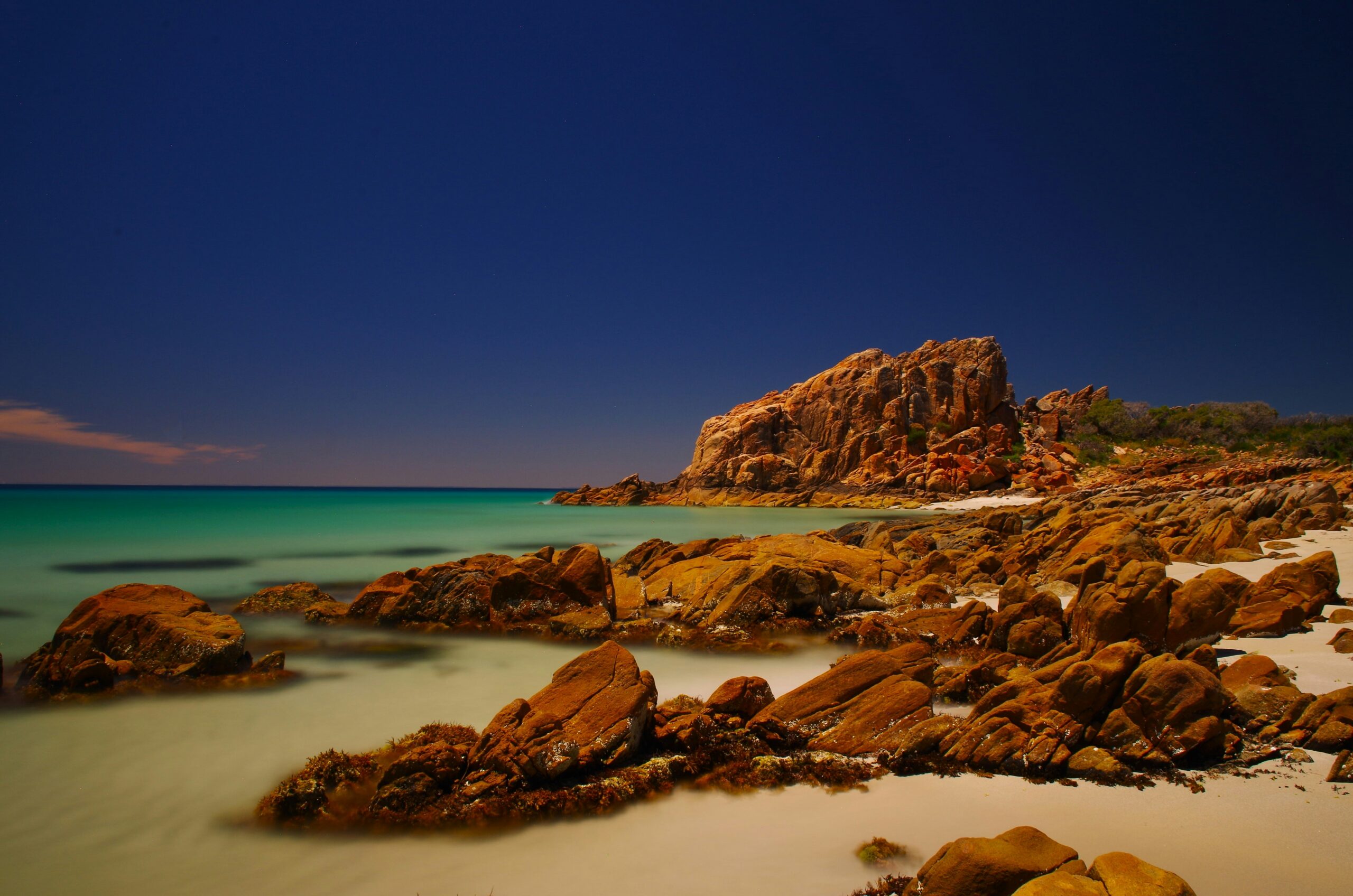 The characteristic rocks of Dunsborough's beaches